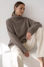 Wygodny i swobodny golf Teramo wełna 80% - taupe