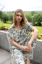 Elegancka piżama rozpinana z wiskozy z krótkim rękawem - wzór