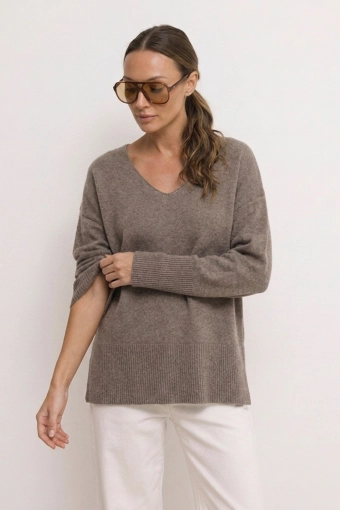 Sweter Teramo wełna dekolt V - taupe